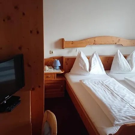 Alpenrose فندق 3*